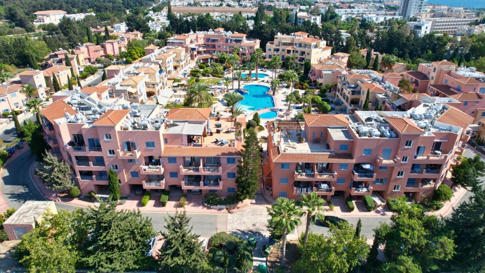 Holiday In Paphos, Prime Location Resort Pools, Jacuzzis, Harbor & 300M To The Beach Екстер'єр фото